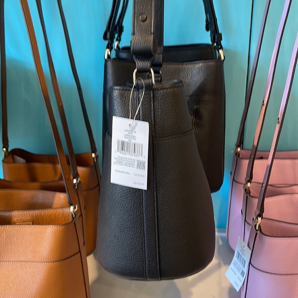 Kate Spade Leila Small Bucket Bag
COLOR:
Black 
NWT - Picture 10 of 16